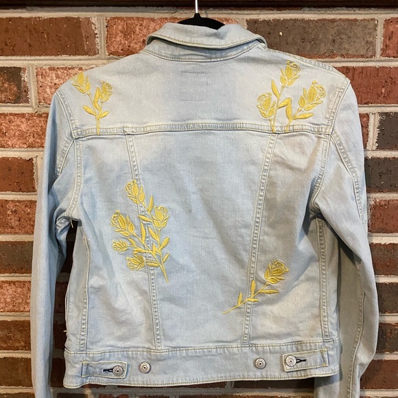 Embroidered XS LuLaRoe Jean Jacket